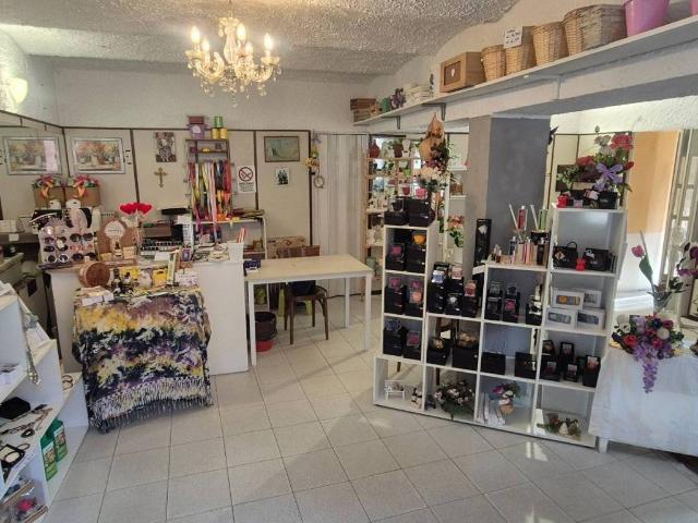 Locale Commerciale in vendita a San Giusto, Piemonte