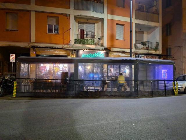 Locale Commerciale in vendita a Gaeta, Lazio