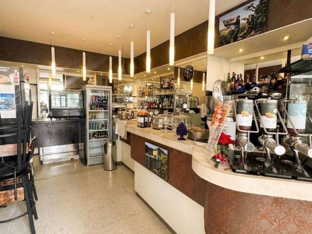 Locale Commerciale in vendita a Puglia, Lecce