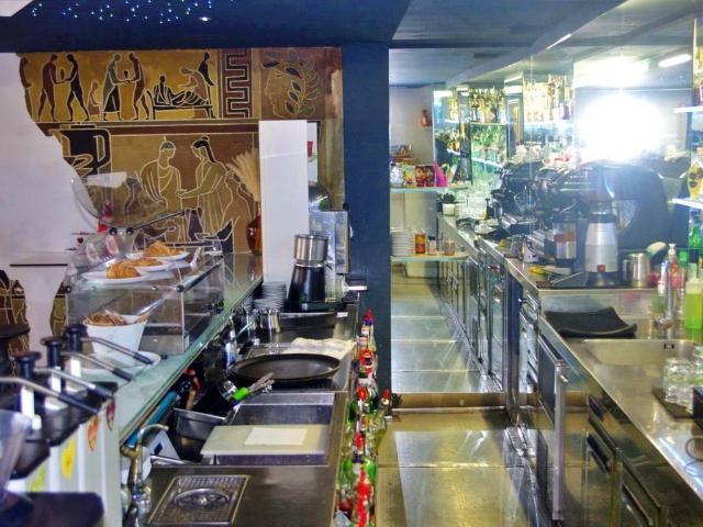 Locale Commerciale in vendita a Centro, Gallarate
