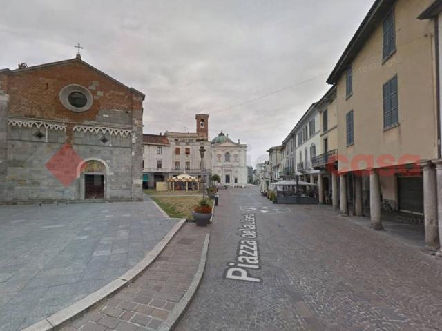 Locale Commerciale in vendita a Centro, Gallarate