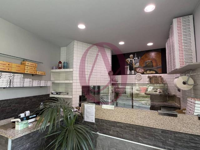 Locale Commerciale in vendita a Gallarate, Lombardia