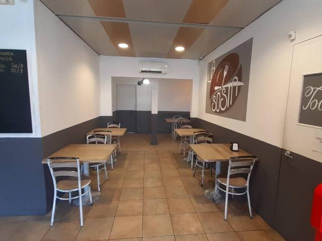 Locale Commerciale in vendita a Gallarate, Lombardia