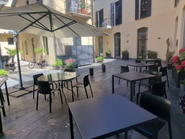 Locale Commerciale in vendita a Centro, Gallarate