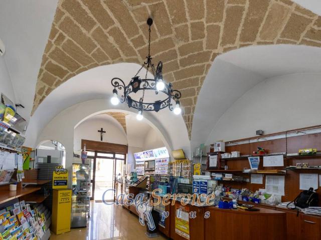 Locale Commerciale in vendita a Puglia, Lecce