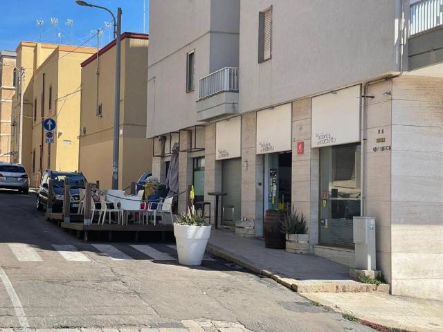 Locale Commerciale in vendita a Puglia, Lecce
