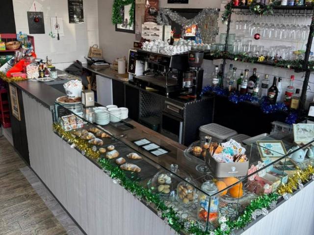 Locale Commerciale in vendita a Santa Maria Rossa, Garbagnate Milanese