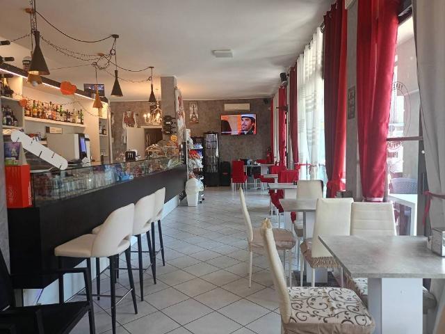 Locale Commerciale in vendita a Santa Maria Rossa, Garbagnate Milanese