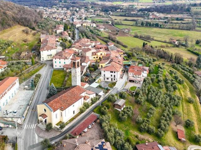 Locale Commerciale in vendita a Comunità montana della Valle Sabbia, Gavardo