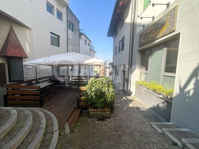 Locale Commerciale in vendita a Gemona Del Friuli, Friuli-Venezia Giulia