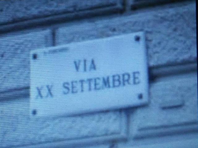Locale Commerciale in vendita a Centro Est, Serra Riccò