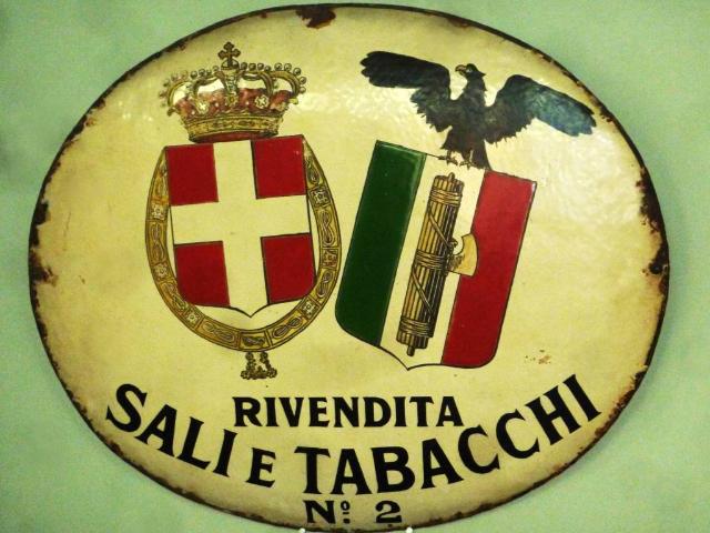 Locale Commerciale in vendita a Centro Ovest, Serra Riccò