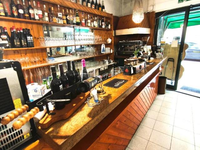 Locale Commerciale in vendita a Val Polcevera, Serra Riccò