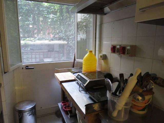 Locale Commerciale in vendita a Quadrilatero, Genova