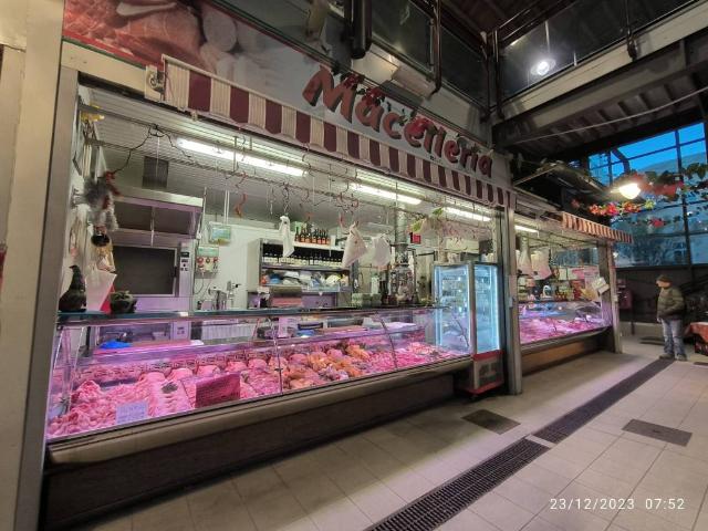 Locale Commerciale in vendita a Sestri Ponente, Genova