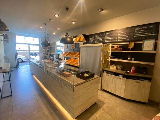 Locale Commerciale in vendita a San Martino, Genova