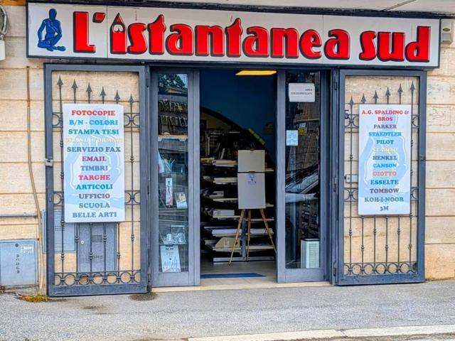 Locale Commerciale in vendita a Ville di Nemi, Roma Capitale