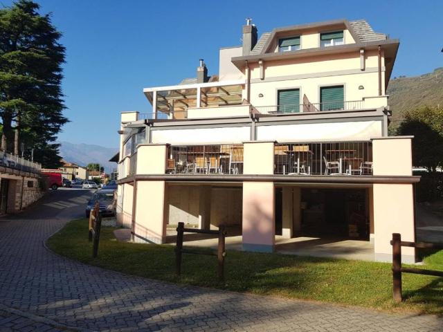 Locale Commerciale in vendita a Gera Lario, Lombardia