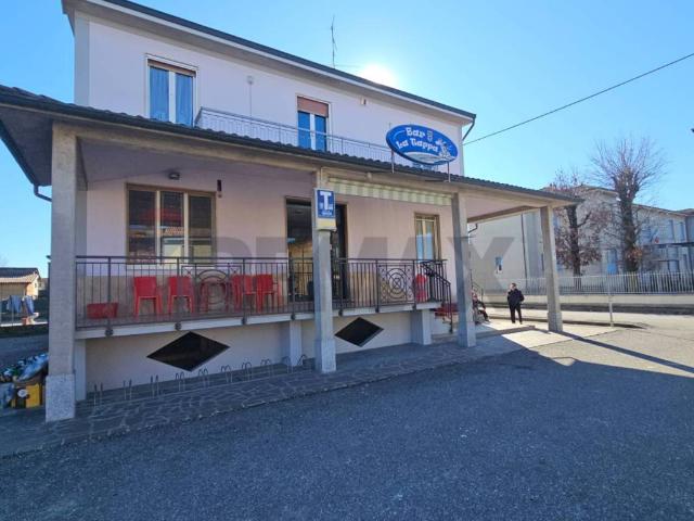 Locale Commerciale in vendita a Gerenzago, Lombardia