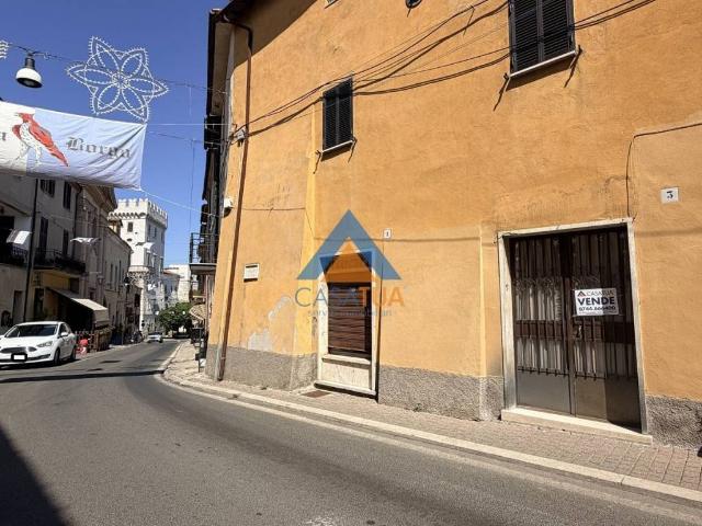Locale Commerciale in vendita a Giove, Umbria