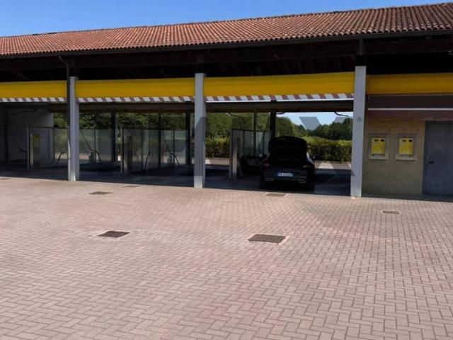 Locale Commerciale in vendita a Gropello Cairoli, Lombardia