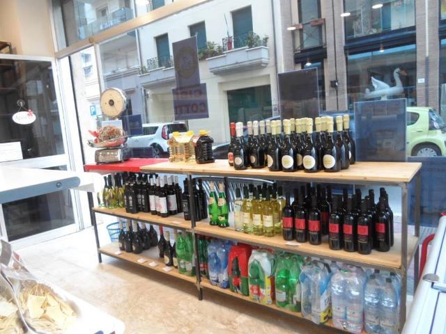 Locale Commerciale in vendita a Marche, Ascoli Piceno