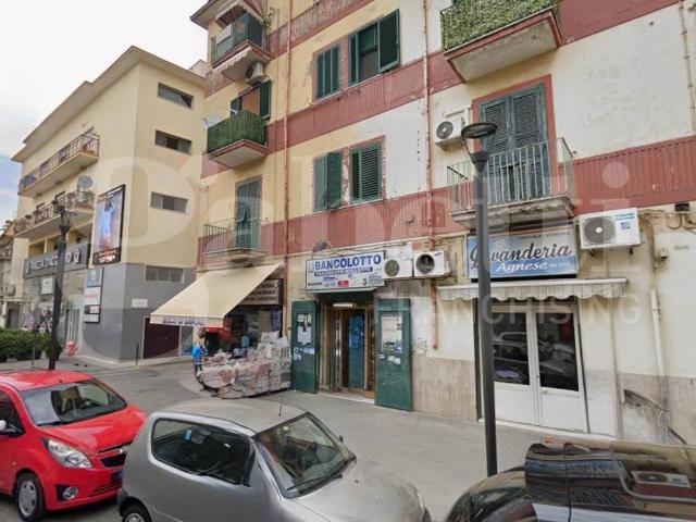 Locale Commerciale in vendita a Zona Maddalena, Grumo Nevano