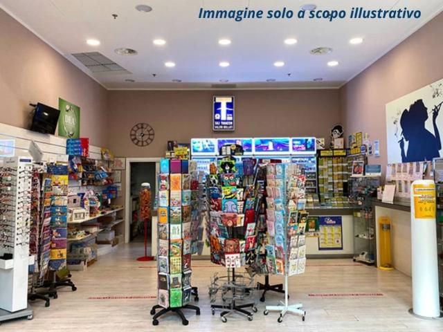 Locale Commerciale in vendita a Gubbio, Umbria