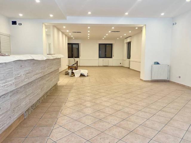 Locale Commerciale in vendita a Comunità montana della Valle Sabbia, Idro
