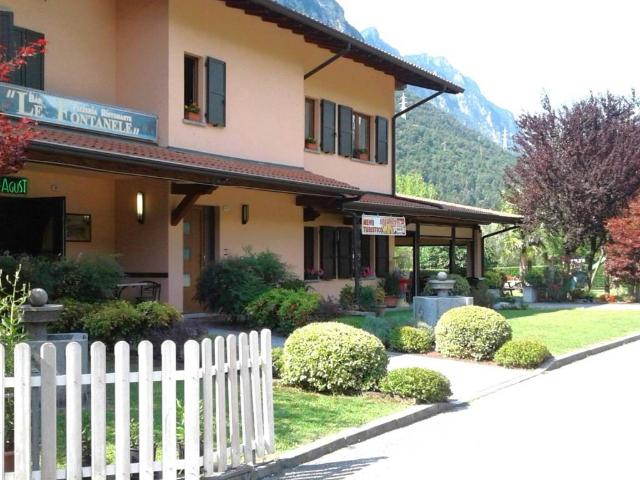 Locale Commerciale in vendita a Comunità montana della Valle Sabbia, Idro
