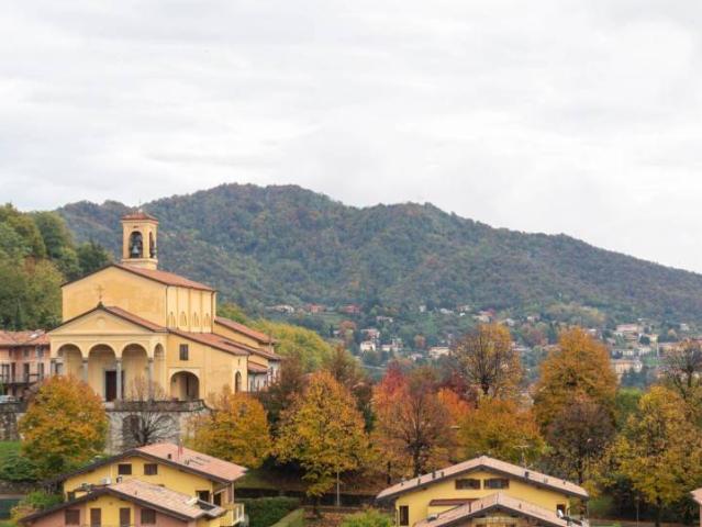 Locale Commerciale in vendita a Imbersago, Lombardia