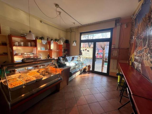Locale Commerciale in vendita a Nuovo Circondario Imolese, Imola