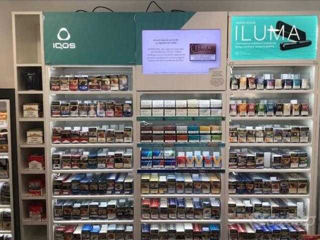 Locale Commerciale in vendita a Poggi Inferiore, Imperia