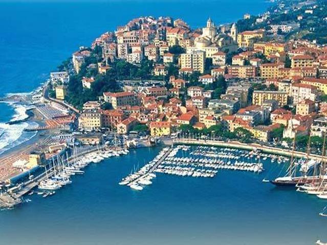 Locale Commerciale in vendita a Poggi Superiore, Imperia