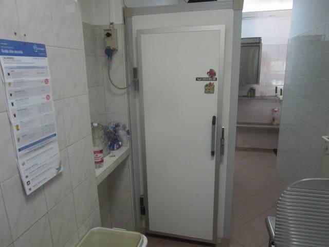 Locale Commerciale in vendita a Jerago Con Orago, Lombardia