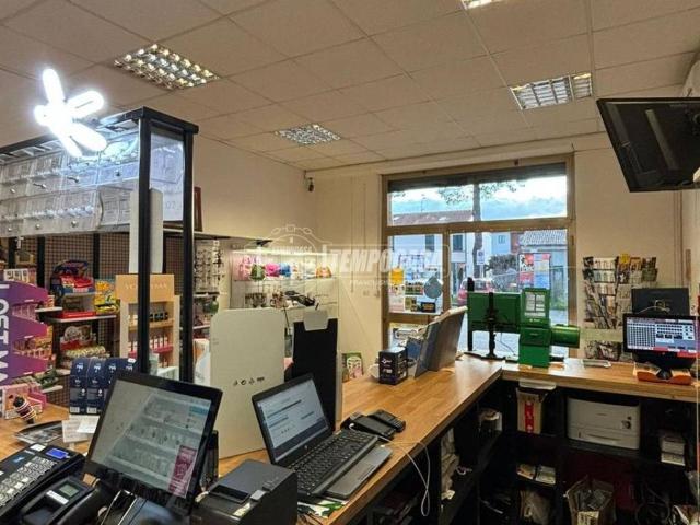 Locale Commerciale in vendita a Borgo Minonna, Jesi