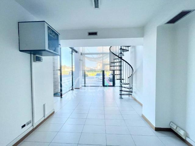 Locale Commerciale in vendita a Jesolo, Veneto
