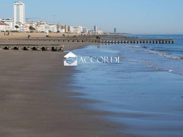 Locale Commerciale in vendita a Jesolo, Veneto