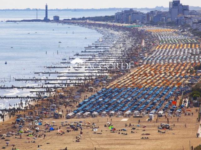 Locale Commerciale in vendita a Jesolo, Veneto