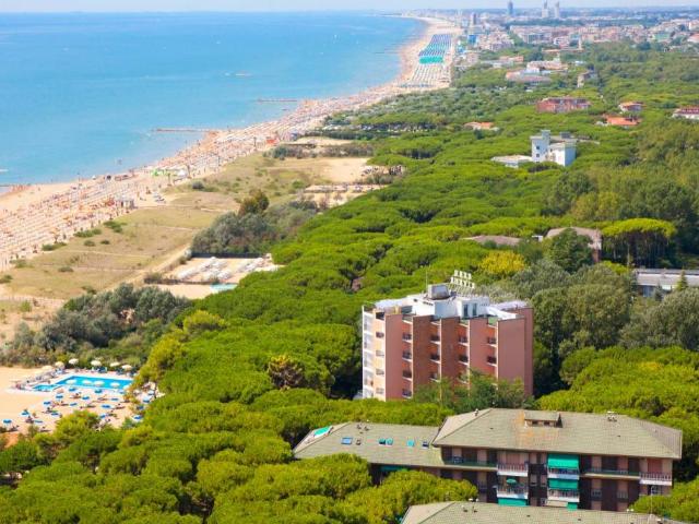 Locale Commerciale in vendita a Jesolo, Veneto