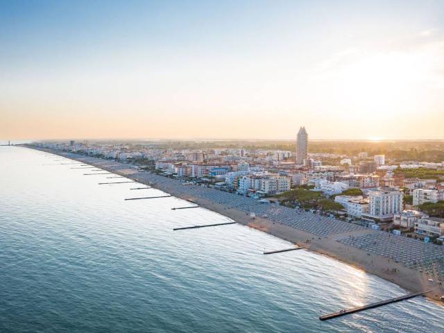 Locale Commerciale in vendita a Jesolo, Veneto