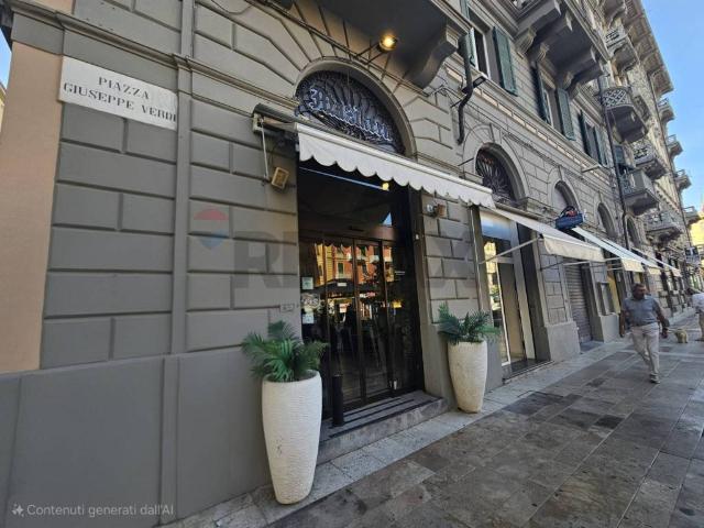 Locale Commerciale in vendita a Porta Rocca, La Spezia