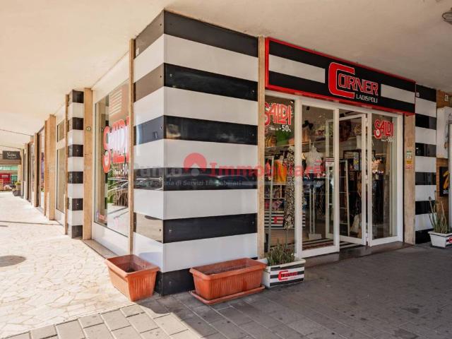 Locale Commerciale in vendita a Roma Capitale, Lazio
