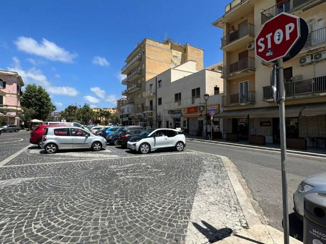 Locale Commerciale in vendita a Roma Capitale, Lazio