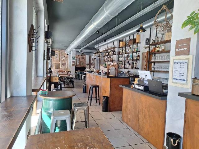 Locale Commerciale in vendita a Lainate, Lombardia
