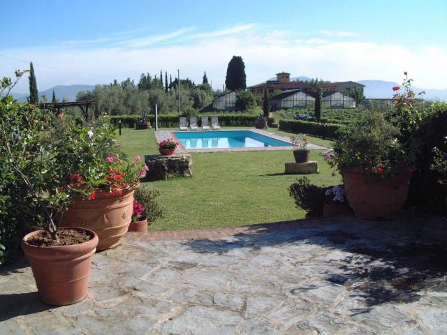 Locale Commerciale in vendita a Lastra A Signa, Toscana