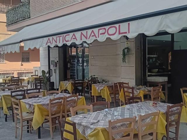 Locale Commerciale in vendita a Piccarello, Latina