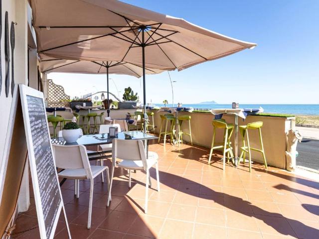 Locale Commerciale in vendita a Lido di Latina, Latina