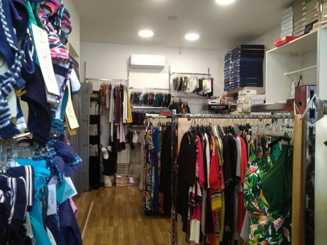 Locale Commerciale in vendita a Piccarello, Latina