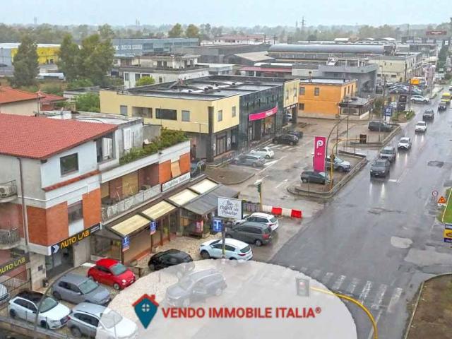 Locale Commerciale in vendita a Borgo Piave, Latina